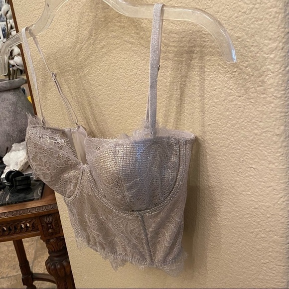NWT~VICTORIA’S SECRET Light Gold Metallic Lace Bra Top Size 34C - Picture 2 of 8